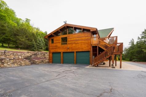 8 Highlands Lane Hardwick NJ 07825