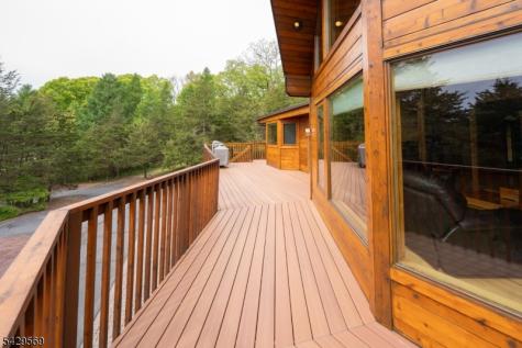 8 Highlands Lane Hardwick NJ 07825
