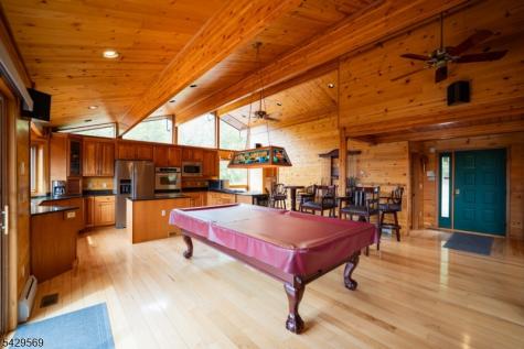 8 Highlands Lane Hardwick NJ 07825