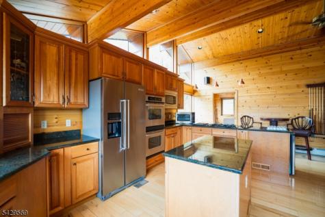 8 Highlands Lane Hardwick NJ 07825
