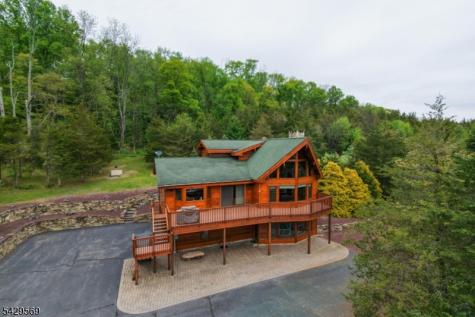 8 Highlands Lane Hardwick NJ 07825
