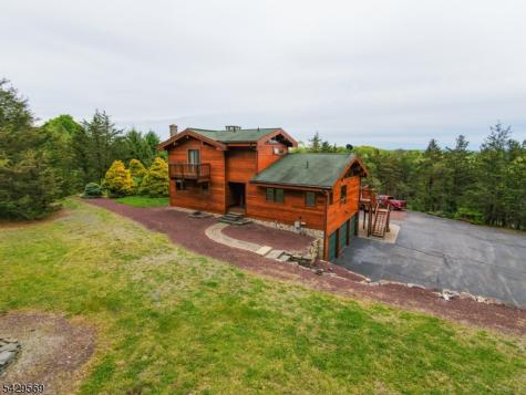 8 Highlands Lane Hardwick NJ 07825