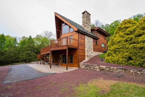 8 Highlands Lane Hardwick NJ 07825