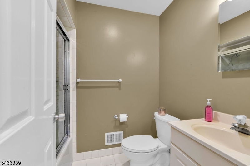 2583 Doris Avenue Union NJ 07083