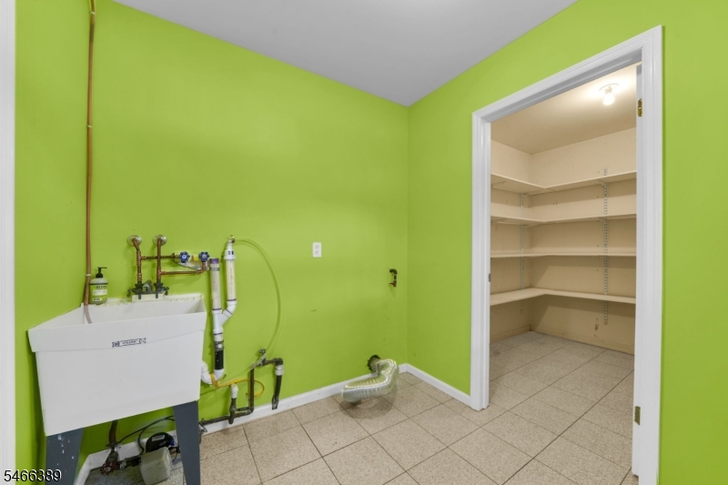 2583 Doris Avenue Union NJ 07083