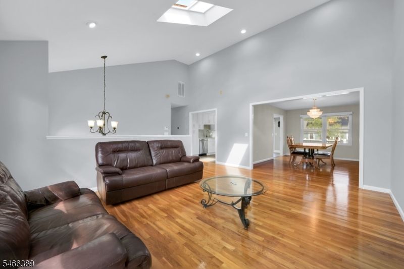 2583 Doris Avenue Union NJ 07083