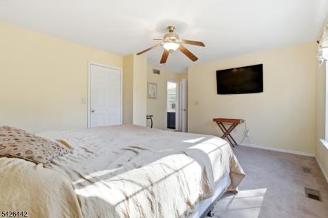 6 Shoshoni Way Branchburg NJ 08876