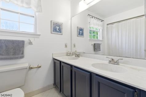 6 Shoshoni Way Branchburg NJ 08876