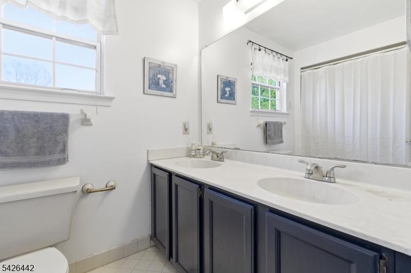 6 Shoshoni Way Branchburg NJ 08876