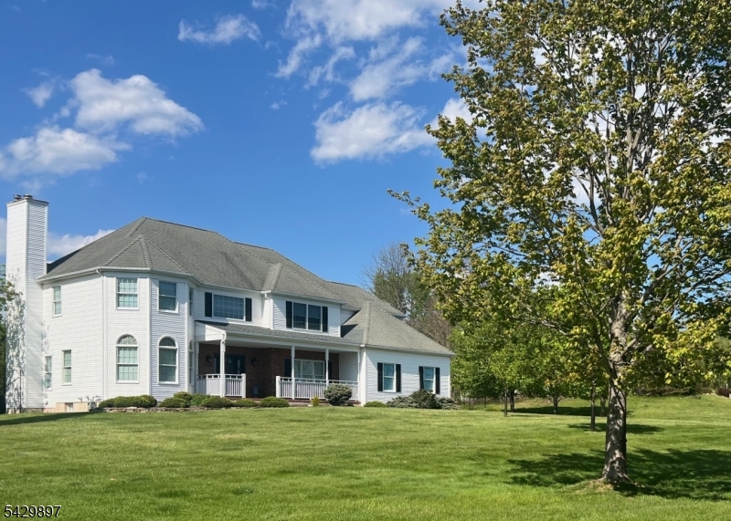 22 Red School House Road Clinton NJ 08833