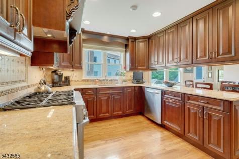 42 Cosgrove Court Fair Lawn NJ 07410