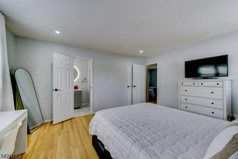 305 Buttfield Drive Plainfield NJ 07060