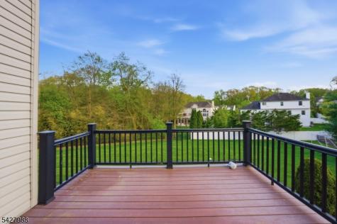 5 Robert Court Monroe NJ 08831