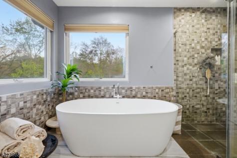 5 Robert Court Monroe NJ 08831