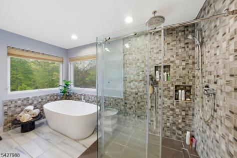5 Robert Court Monroe NJ 08831