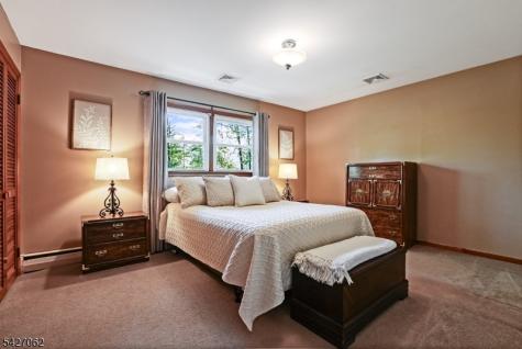 12 Emerald Court Clark NJ 07066