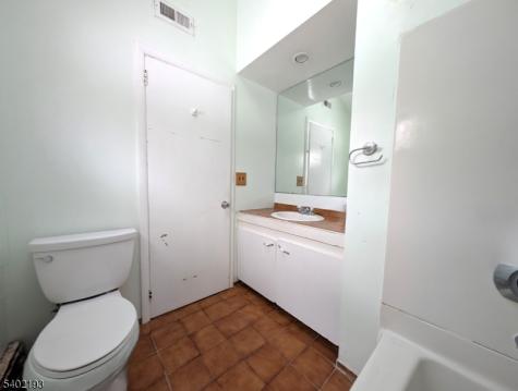 28 Deer Trail Lake Road Hardyston NJ 07460