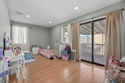 108 Jefferson Place Totowa NJ 07512