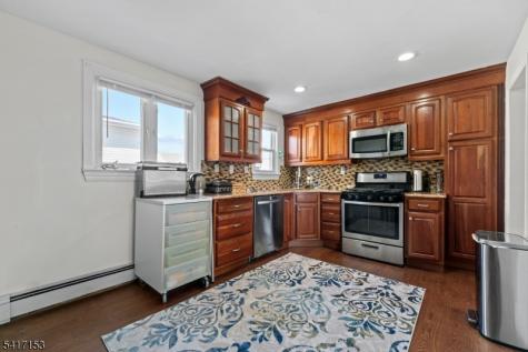 108 Jefferson Place Totowa NJ 07512