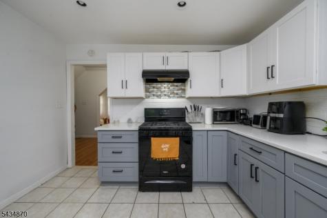 829 S 13th Street Newark NJ 07108