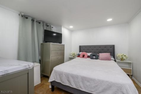 829 S 13th Street Newark NJ 07108