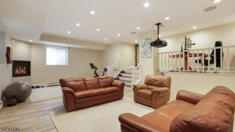 244 Pembrook Road Mountainside NJ 07092