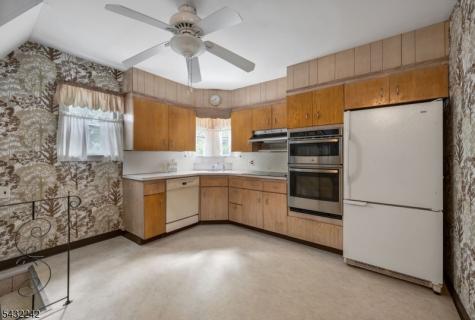 415 N 4th Avenue Hawthorne NJ 07506