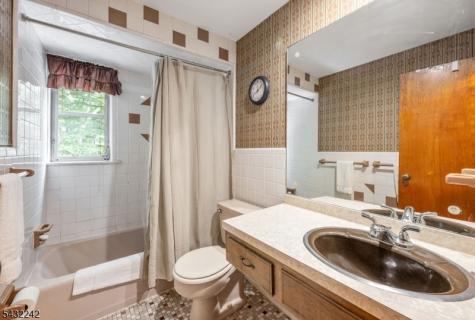 415 N 4th Avenue Hawthorne NJ 07506