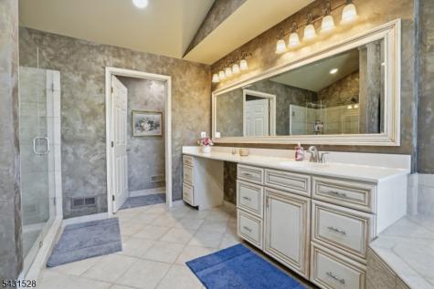 9 Christie Way Branchburg NJ 08853