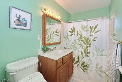 196 Worth Street Woodbridge NJ 08830