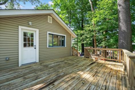 210 Nariticong Avenue Hopatcong NJ 07843
