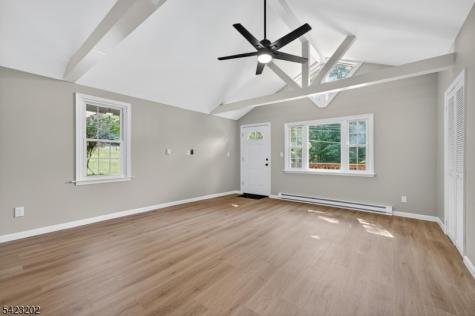 210 Nariticong Avenue Hopatcong NJ 07843