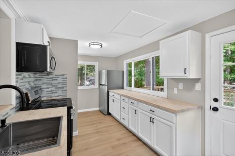 210 Nariticong Avenue Hopatcong NJ 07843
