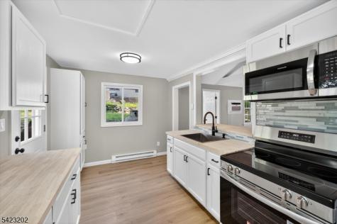 210 Nariticong Avenue Hopatcong NJ 07843