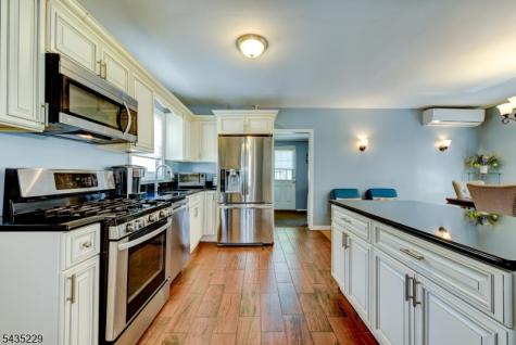 278 Centre Street Nutley NJ 07110