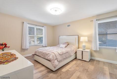 208 Linden Avenue Verona NJ 07044