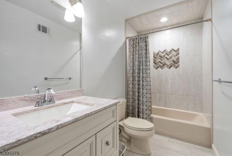 208 Linden Avenue Verona NJ 07044