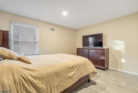 208 Linden Avenue Verona NJ 07044