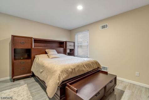 208 Linden Avenue Verona NJ 07044