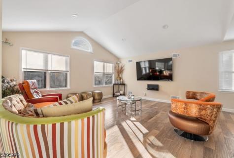 208 Linden Avenue Verona NJ 07044