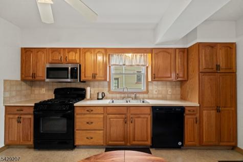 152 High Street Nutley NJ 07110