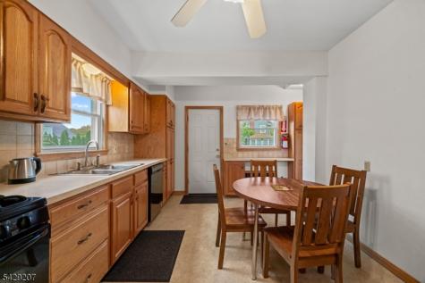152 High Street Nutley NJ 07110