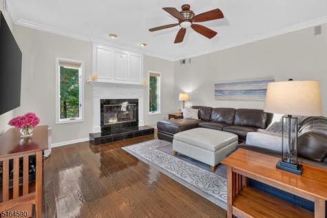 8 Chaucer Drive Clinton NJ 08801