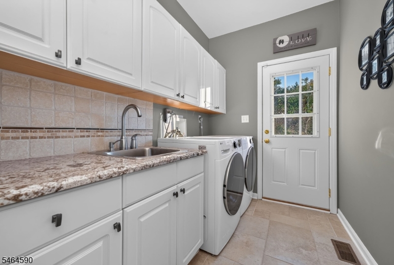 8 Chaucer Drive Clinton NJ 08801