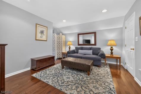 8 Chaucer Drive Clinton NJ 08801