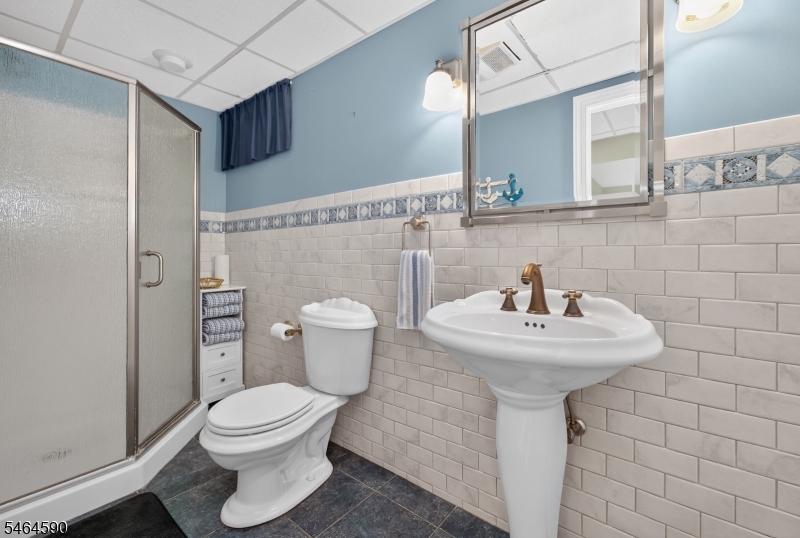 8 Chaucer Drive Clinton NJ 08801