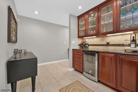 8 Chaucer Drive Clinton NJ 08801