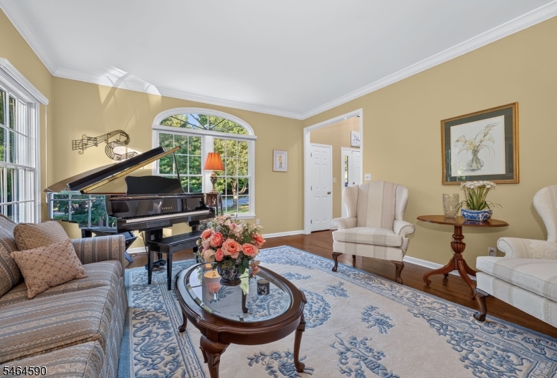 8 Chaucer Drive Clinton NJ 08801