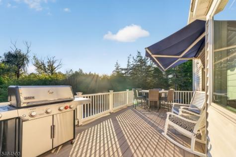 8 Chaucer Drive Clinton NJ 08801