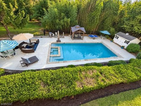 8 Chaucer Drive Clinton NJ 08801